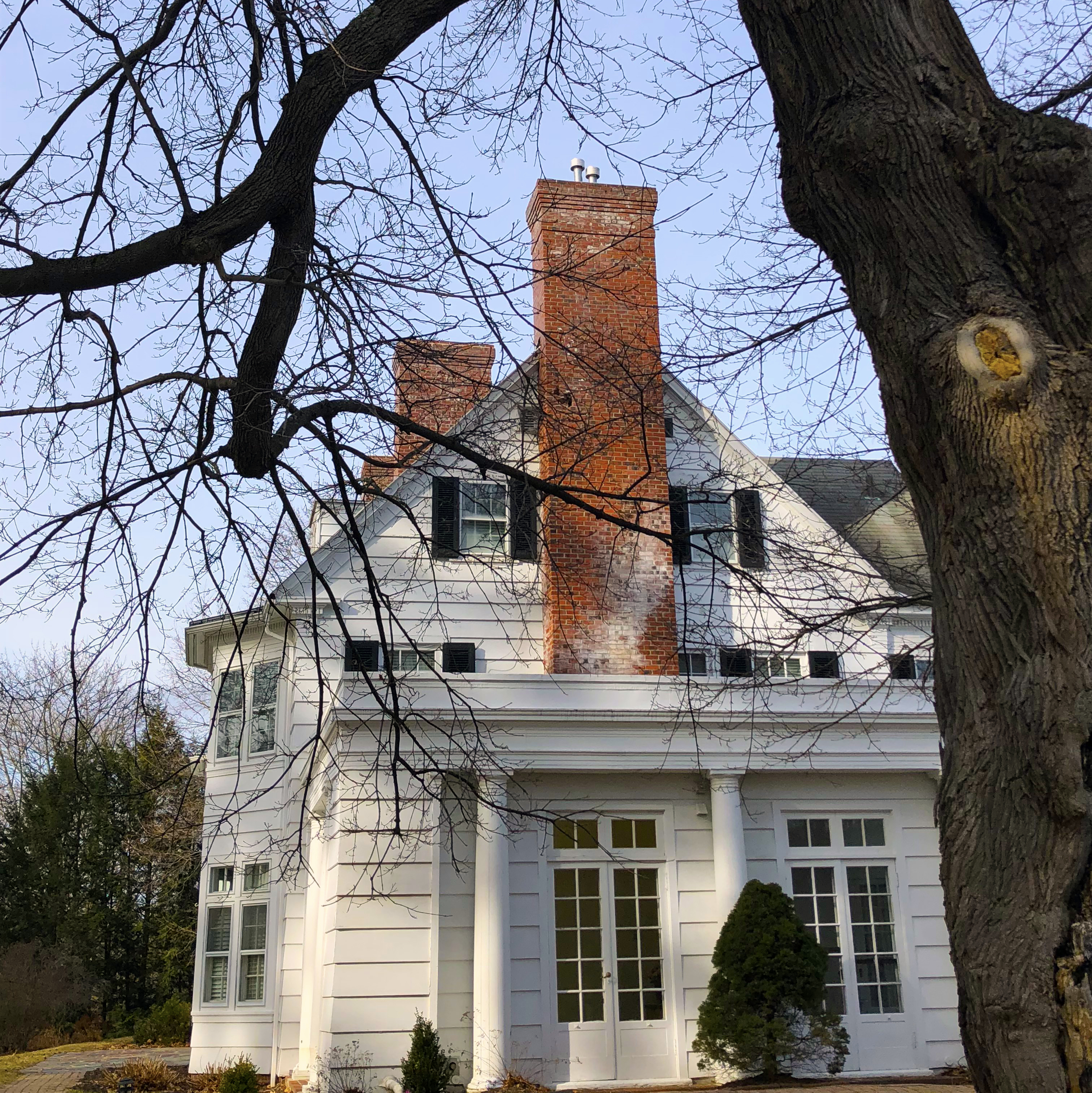 Four Chimneys Inn, Bennington, Vermont - Travel Like A Local